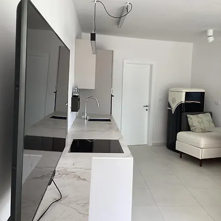 Enroom Zambratija (Istria)